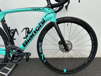 Używany Bianchi Oltre XR3 Disc Ultegra 2020 2020 Road & Gravel — zdjęcie 4 z 15