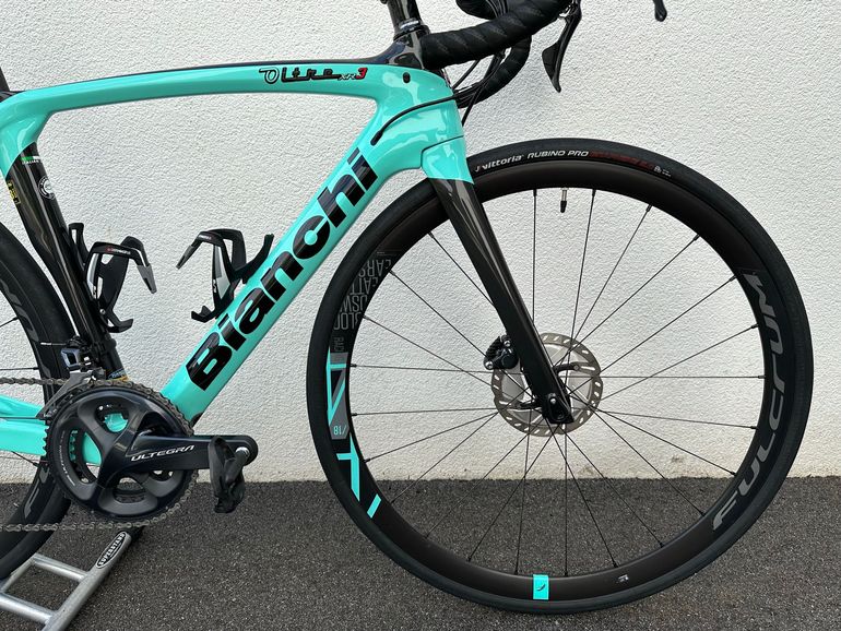 Używany Bianchi Oltre XR3 Disc Ultegra 2020 2020 Road & Gravel — zdjęcie 4 z 15