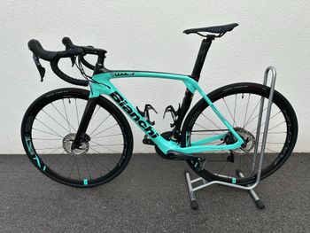Używany Bianchi Oltre XR3 Disc Ultegra 2020 2020 Road & Gravel — zdjęcie 2 z 15
