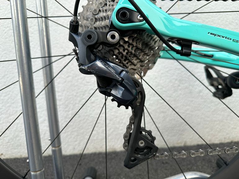 Używany Bianchi Oltre XR3 Disc Ultegra 2020 2020 Road & Gravel — zdjęcie 7 z 15