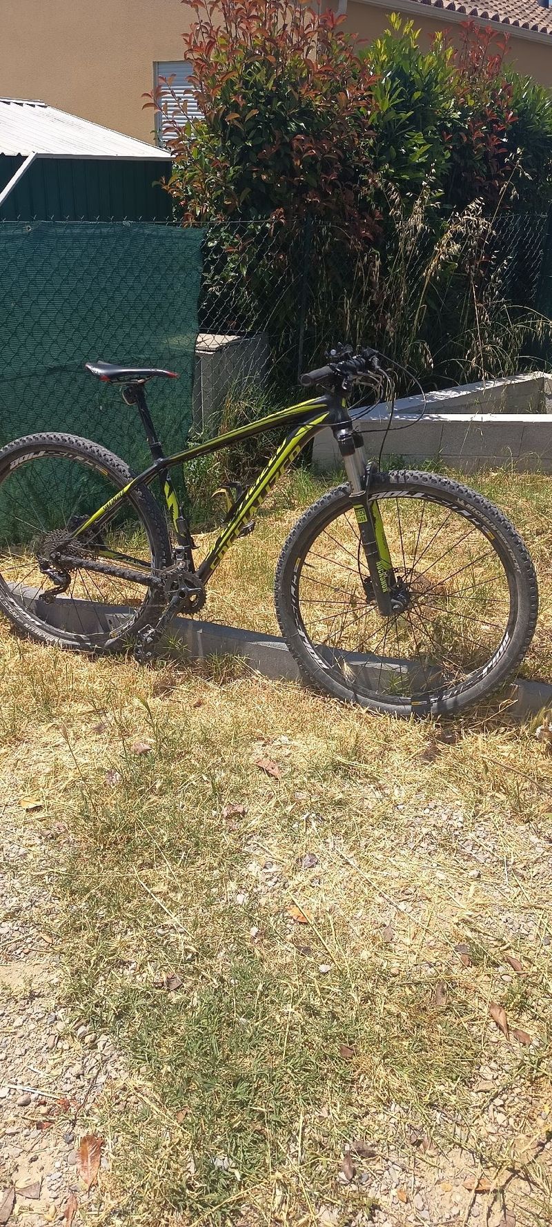 Specialized Crave Expert 29 2016 2016 Mountainbike usato, Nero — immagine 1 di 7