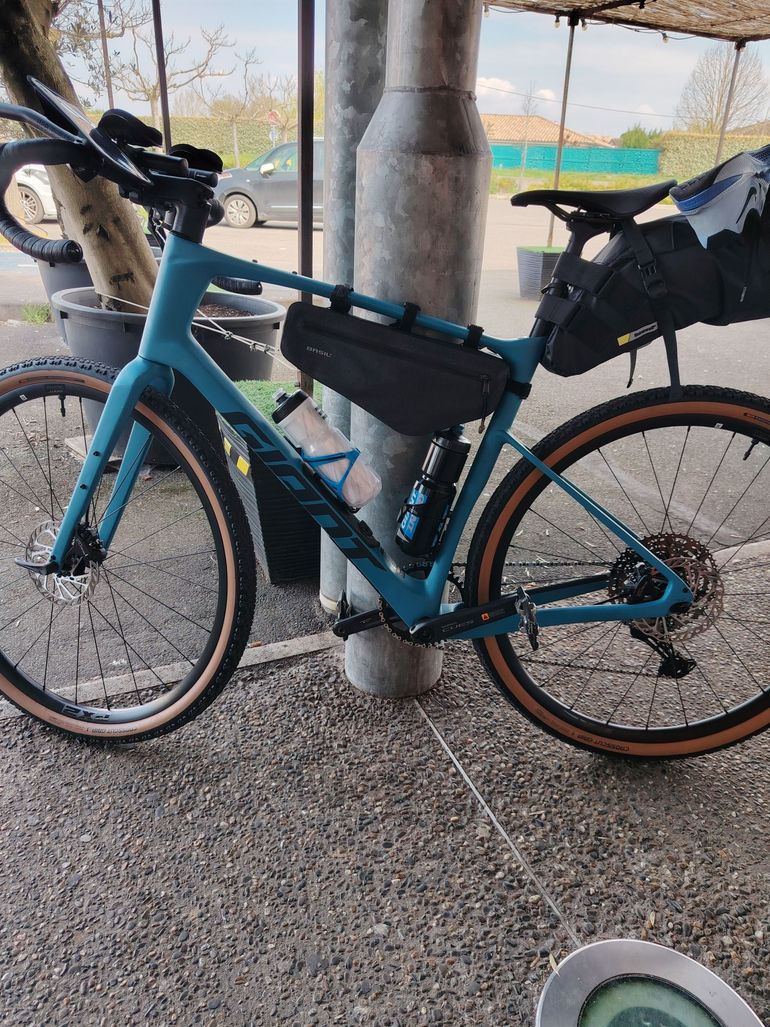 Used Giant Revolt Advanced 3 2026 2026 Road & Gravel, Blue — image 3 of 4