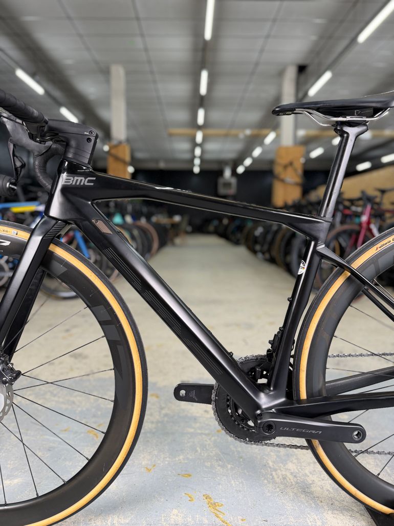 Used BMC Roadmachine 01 FIVE 2023 2023 Road & Gravel, Black — image 21 of 22