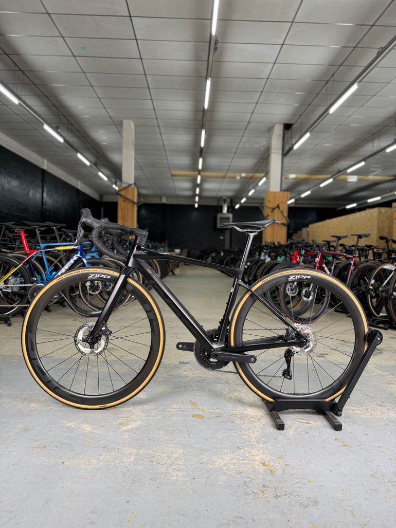 Used BMC Roadmachine 01 FIVE 2023 2023 Road & Gravel, Black — image 15 of 22