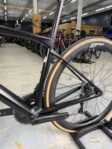 Použité BMC Roadmachine 01 FIVE 2023 2023 Road & Gravel — obrázek 19 z 22