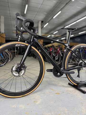 Použité BMC Roadmachine 01 FIVE 2023 2023 Road & Gravel — obrázek 16 z 22