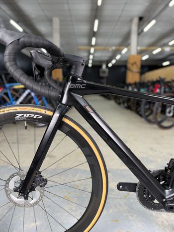 Used BMC Roadmachine 01 FIVE 2023 2023 Road & Gravel, Black — image 18 of 22