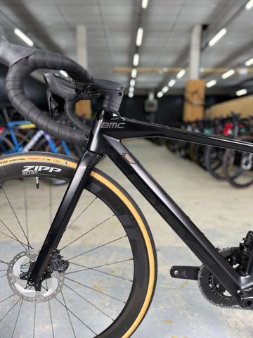 Použité BMC Roadmachine 01 FIVE 2023 2023 Road & Gravel — obrázek 18 z 22