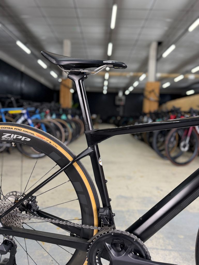 Used BMC Roadmachine 01 FIVE 2023 2023 Road & Gravel, Black — image 9 of 22