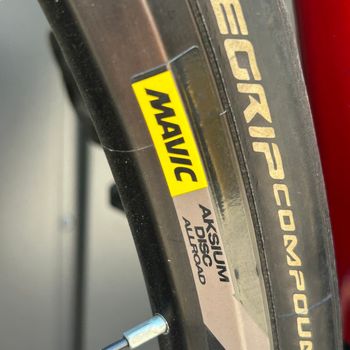 Cervélo C3 Ultegra Disc 2018 (barely Used) 2018 Road & Gravel usato, Rosso — immagine 8 di 14