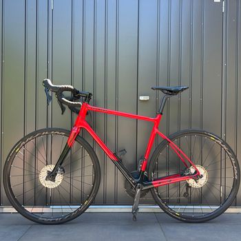 Cervélo C3 Ultegra Disc 2018 (barely Used) 2018 Road & Gravel usato, Rosso — immagine 2 di 14