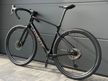 Used Giant Revolt Advanced 2 2025 2025 Road & Gravel, Black — image 4 of 13