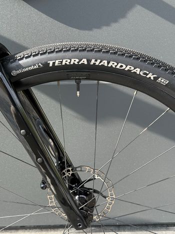 Used Giant Revolt Advanced 2 2025 2025 Road & Gravel, Black — image 9 of 13