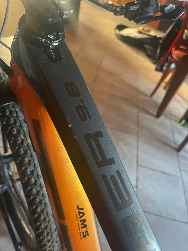 Used Trek Procaliber 9.8 2023 2023 Mountainbike, Orange, 29 — image 2 of 3