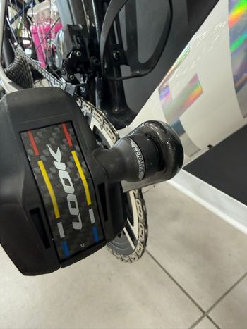 Używany Factor OSTRO VAM - SRAM Red w/ Power Meter 2024 2024 Road & Gravel — zdjęcie 10 z 15