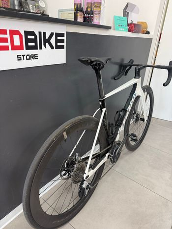 Używany Factor OSTRO VAM - SRAM Red w/ Power Meter 2024 2024 Road & Gravel — zdjęcie 11 z 15