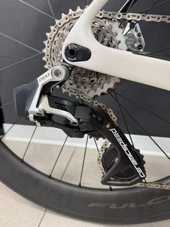 Używany Factor OSTRO VAM - SRAM Red w/ Power Meter 2024 2024 Road & Gravel — zdjęcie 8 z 15