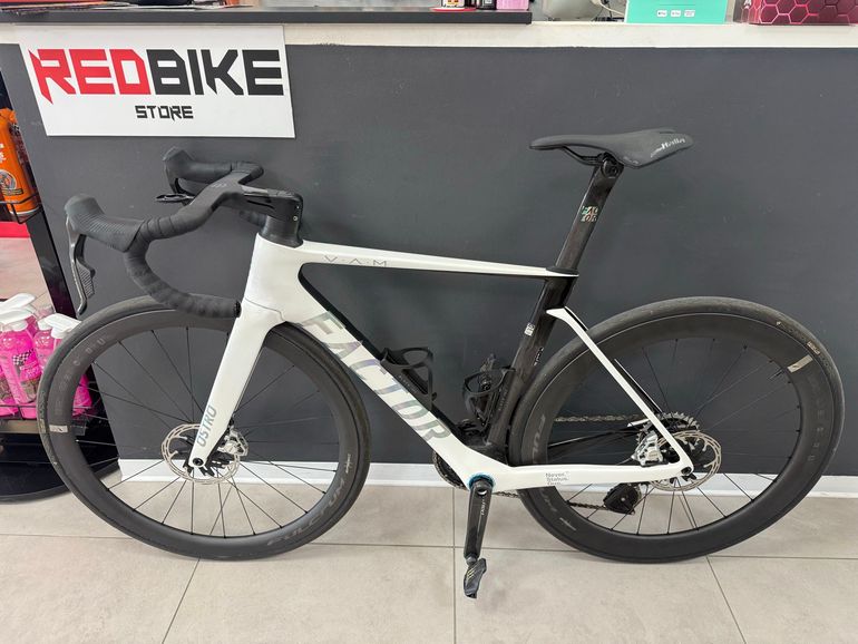 Używany Factor OSTRO VAM - SRAM Red w/ Power Meter 2024 2024 Road & Gravel — zdjęcie 2 z 15