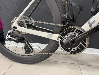 Używany Factor OSTRO VAM - SRAM Red w/ Power Meter 2024 2024 Road & Gravel — zdjęcie 4 z 15