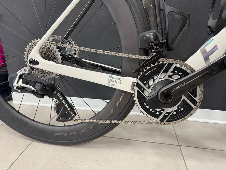 Używany Factor OSTRO VAM - SRAM Red w/ Power Meter 2024 2024 Road & Gravel — zdjęcie 4 z 15