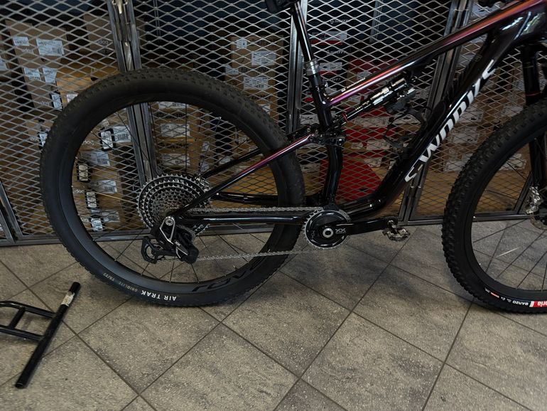 Used Specialized S-Works Epic 8 - SRAM XX AXS, RockShox Ultimate Flight Attendant 2026 2026 Mountainbike, Red, 29 — image 2 of 16
