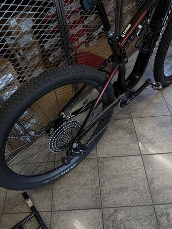 Used Specialized S-Works Epic 8 - SRAM XX AXS, RockShox Ultimate Flight Attendant 2026 2026 Mountainbike, Red, 29 — image 6 of 16