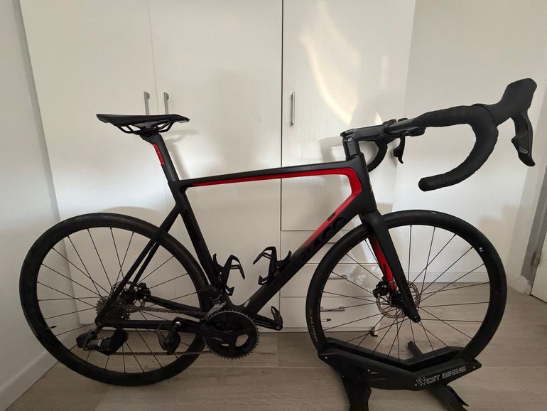 Używany Colnago V3 Disc Rival AXS Bike 2024 2024 Road & Gravel — zdjęcie 1 z 3