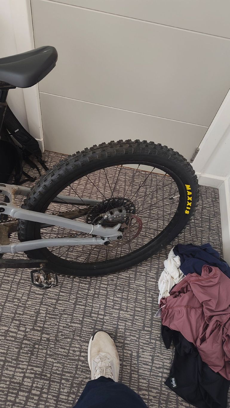 Used Specialized Turbo Levo SRAM GX 2026 Mountainbike, Light Gray — image 11 of 13