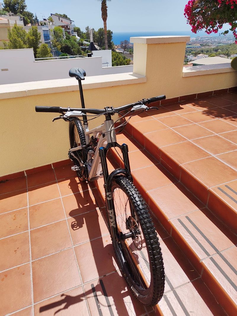 Used Specialized Turbo Levo SRAM GX 2026 Mountainbike, Light Gray — image 5 of 8