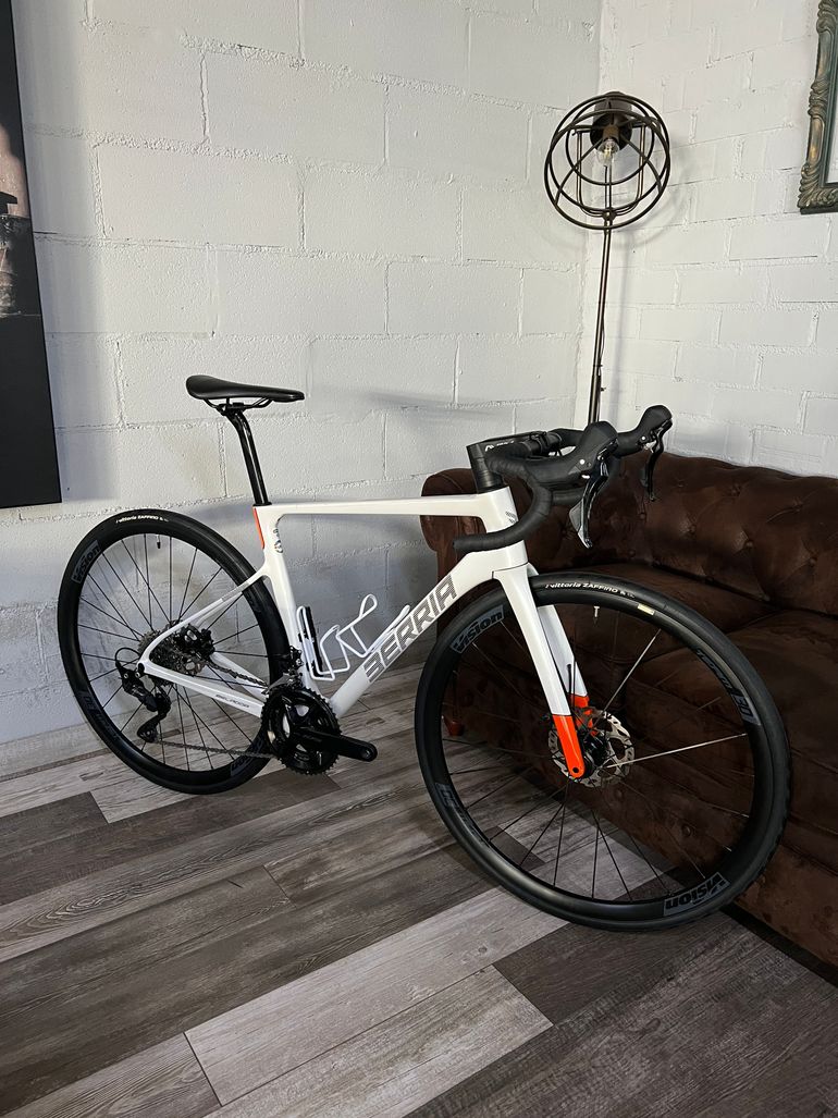 Used Berria BELADOR ELITE 105 2025 2025 Road & Gravel, White — image 20 of 20