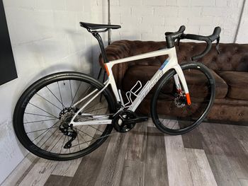 Used Berria BELADOR ELITE 105 2025 2025 Road & Gravel, White — image 2 of 20