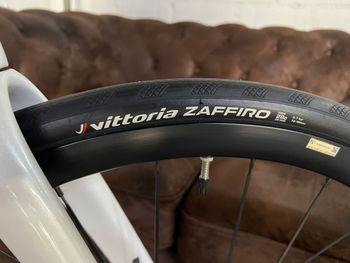 Used Berria BELADOR ELITE 105 2025 2025 Road & Gravel, White — image 11 of 20