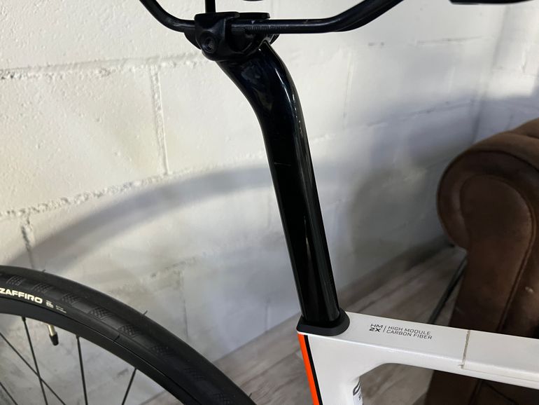 Used Berria BELADOR ELITE 105 2025 2025 Road & Gravel, White — image 4 of 20