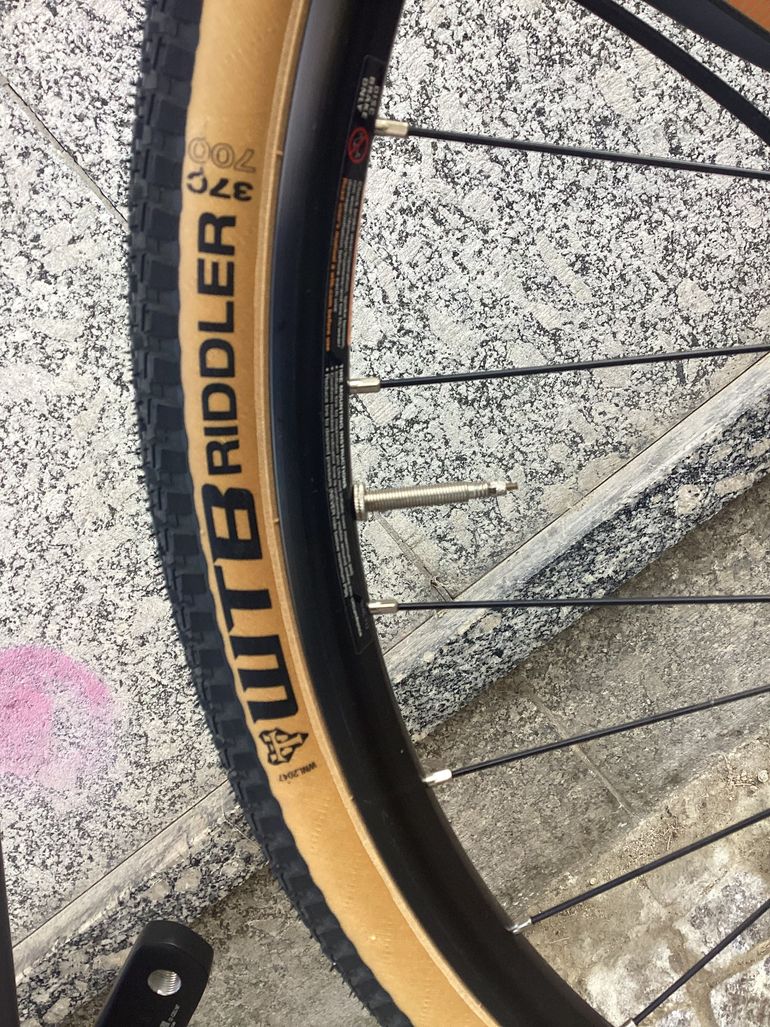 Używany Fuji Jari 2.5 2025 2025 Road & Gravel — zdjęcie 4 z 8