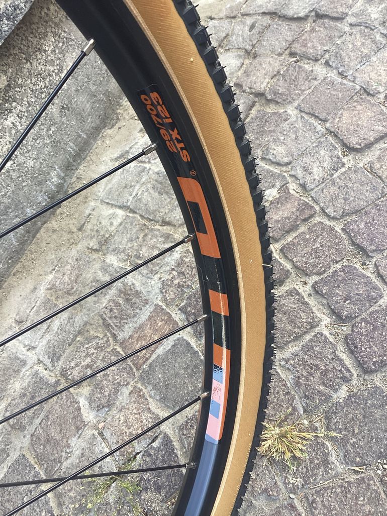 Używany Fuji Jari 2.5 2025 2025 Road & Gravel — zdjęcie 5 z 8