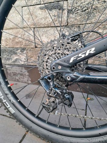 Specialized Stumpjumper FSR Comp 2016 Mountainbike usato, Nero — immagine 6 di 8