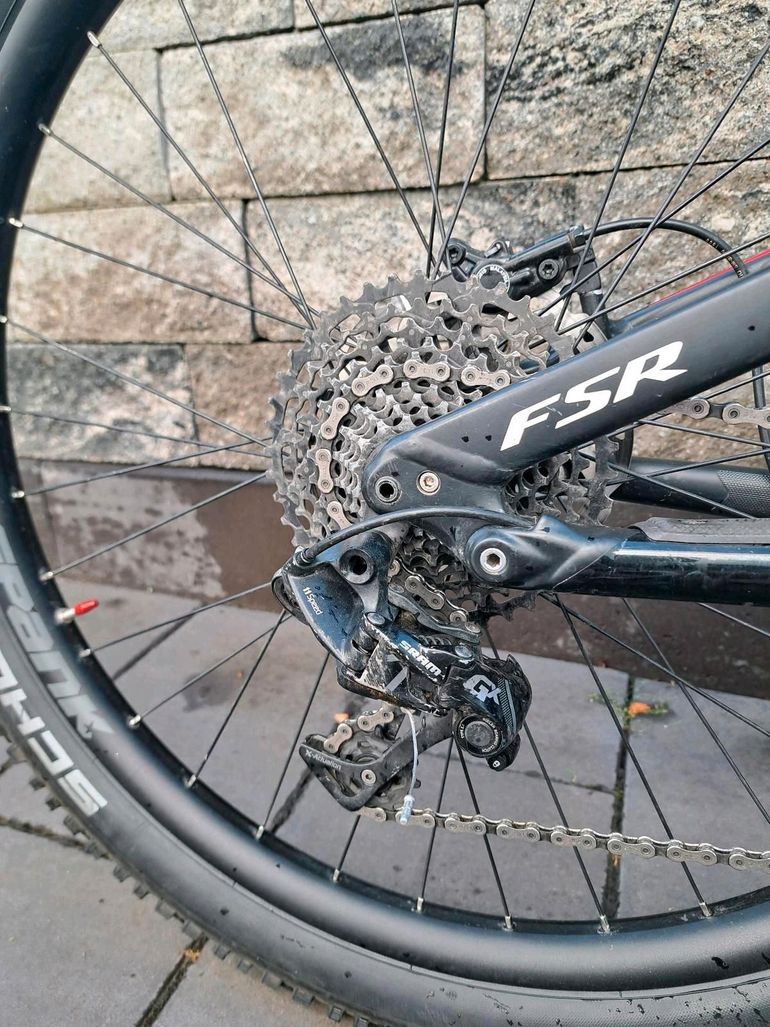 Specialized Stumpjumper FSR Comp 2016 Mountainbike usato, Nero — immagine 6 di 8