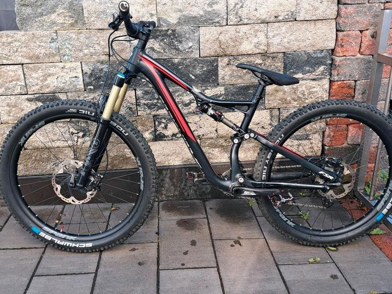 Specialized Stumpjumper FSR Comp 2016 Mountainbike usato, Nero — immagine 1 di 8