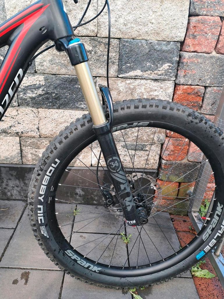 Specialized Stumpjumper FSR Comp 2016 Mountainbike usato, Nero — immagine 7 di 8