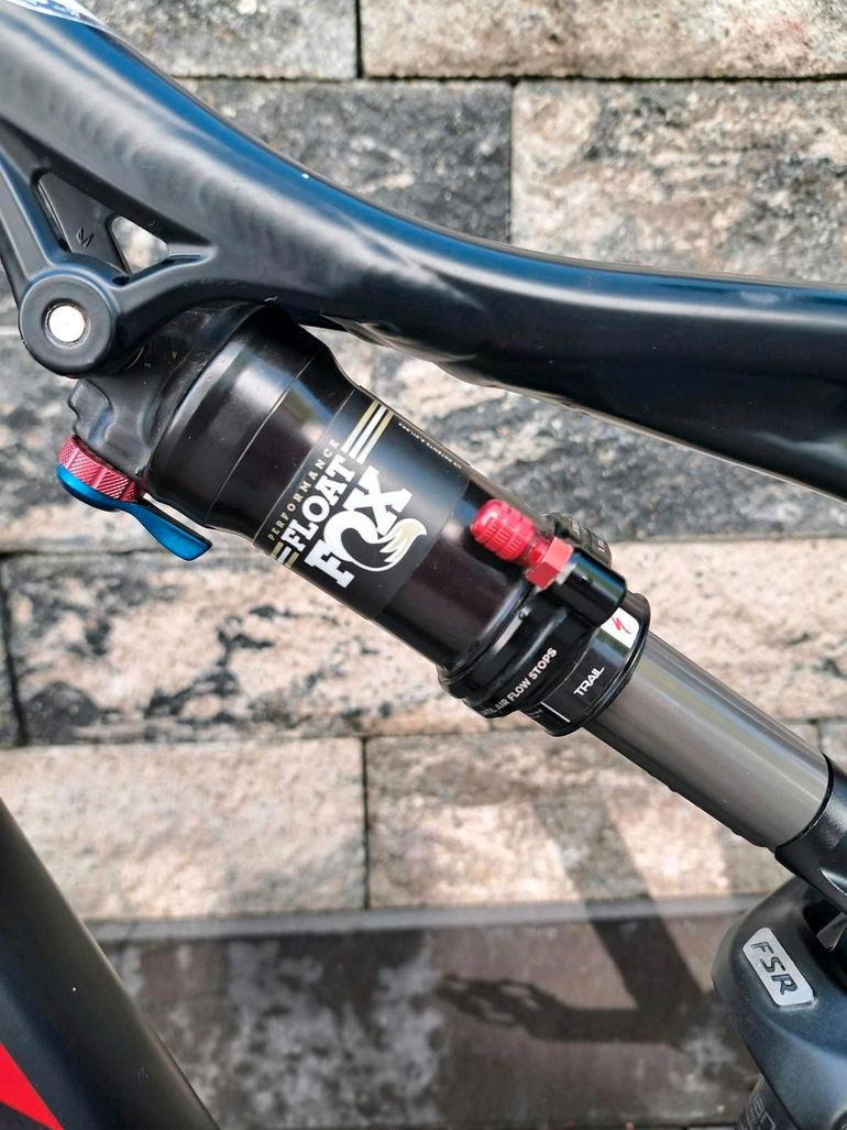 Specialized Stumpjumper FSR Comp 2016 Mountainbike usato, Nero — immagine 5 di 8