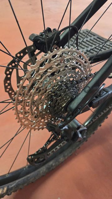 Brugt CUBE STEREO 120, RACE 2022 2022 Mountainbike — billede 5 af 10