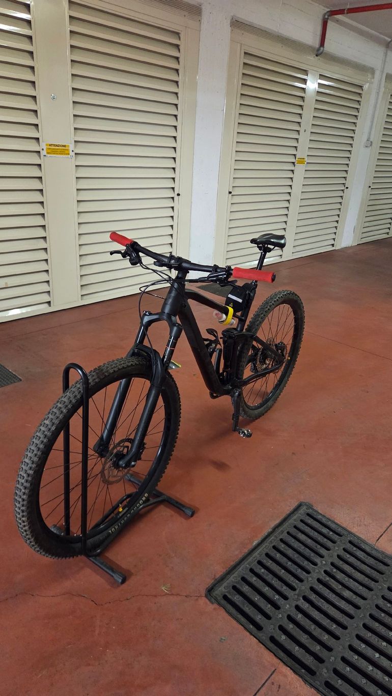 Używany CUBE STEREO 120, RACE 2022 2022 Mountainbike — zdjęcie 2 z 10