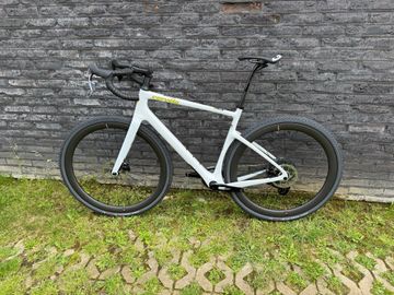 Used Cervélo Aspero SRAM Rival eTap AXS 2025 Road & Gravel, White — image 2 of 7