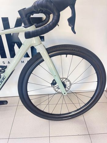 Used CUBE NUROAD C:62, EX 2025 2025 Road & Gravel, White — image 3 of 9