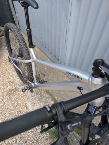 Gebrauchtes Cannondale Habit Shimano Deore XT 2024 Mountainbike, Hellgrau — Bild 6 von 8