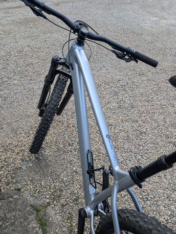 Gebrauchtes Cannondale Habit Shimano Deore XT 2024 Mountainbike, Hellgrau — Bild 2 von 8