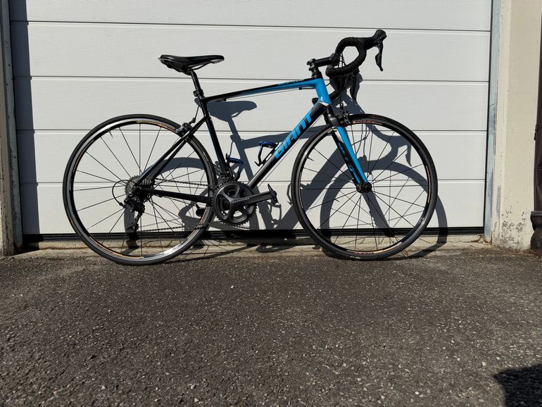 Gebrauchtes Giant Defy Shimano Ultegra 2018 Road & Gravel, Schwarz — Bild 1 von 6