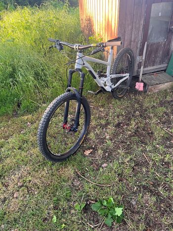 Used Commencal CLASH ORIGIN 2020 2020 Mountainbike, White, 27.5 — image 3 of 5