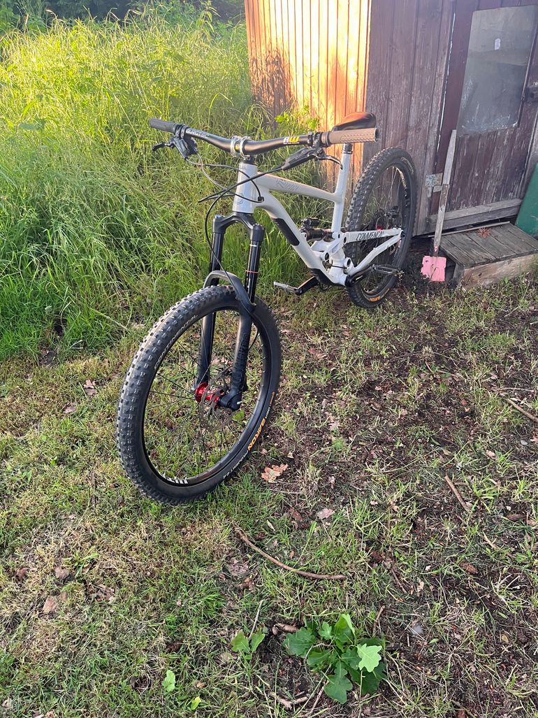 Used Commencal CLASH ORIGIN 2020 2020 Mountainbike, White, 27.5 — image 3 of 5