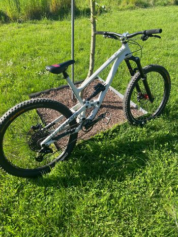 Used Commencal CLASH ORIGIN 2020 2020 Mountainbike, White, 27.5 — image 2 of 5